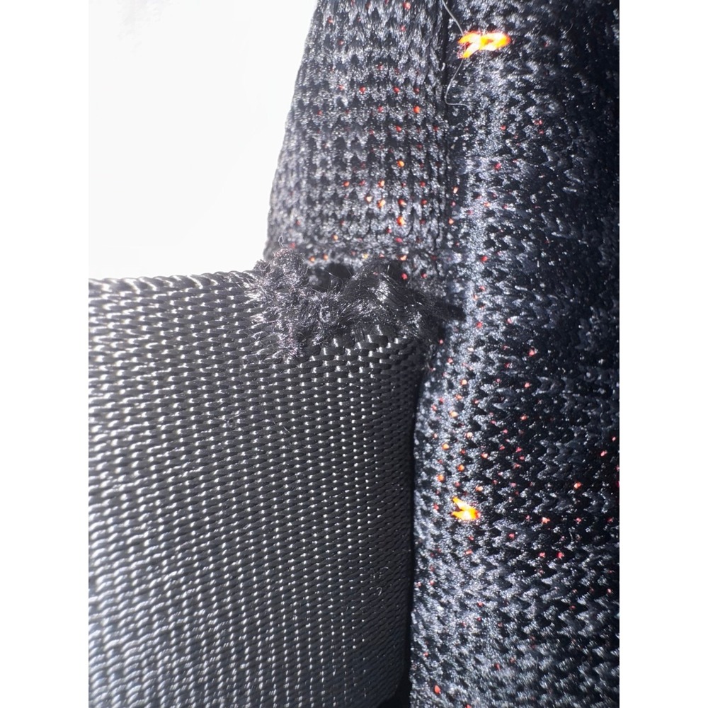 Zyia crossbody‎ fanny pack belt bag  black with red speckles rubber emblem - Picture 9 of 9